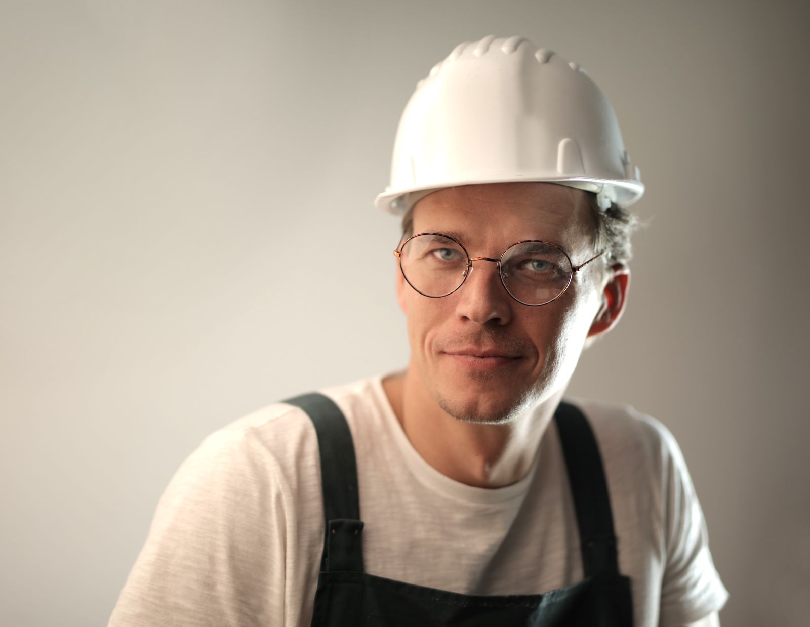 Friendly Unclogged plumber ready to inspect your pipes